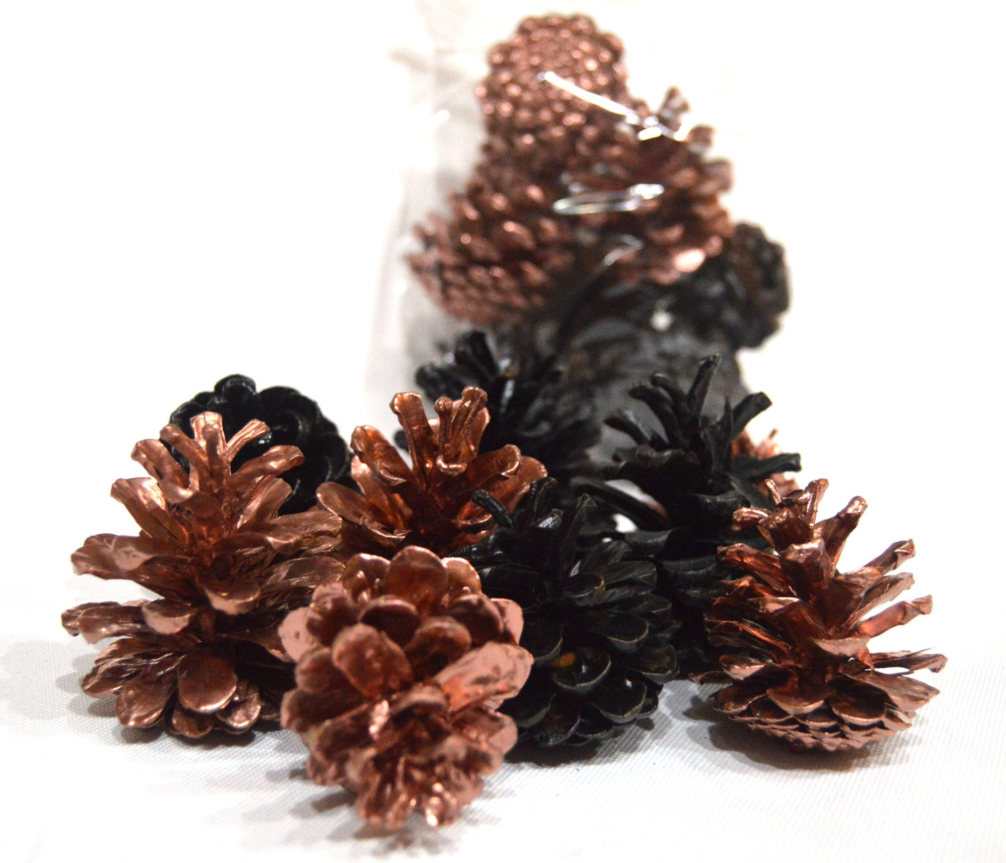 Black & Copper Luxury Pine Cones 4-8 cm
